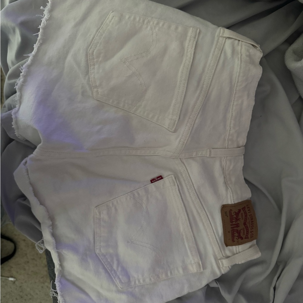 White levis 501 shorts